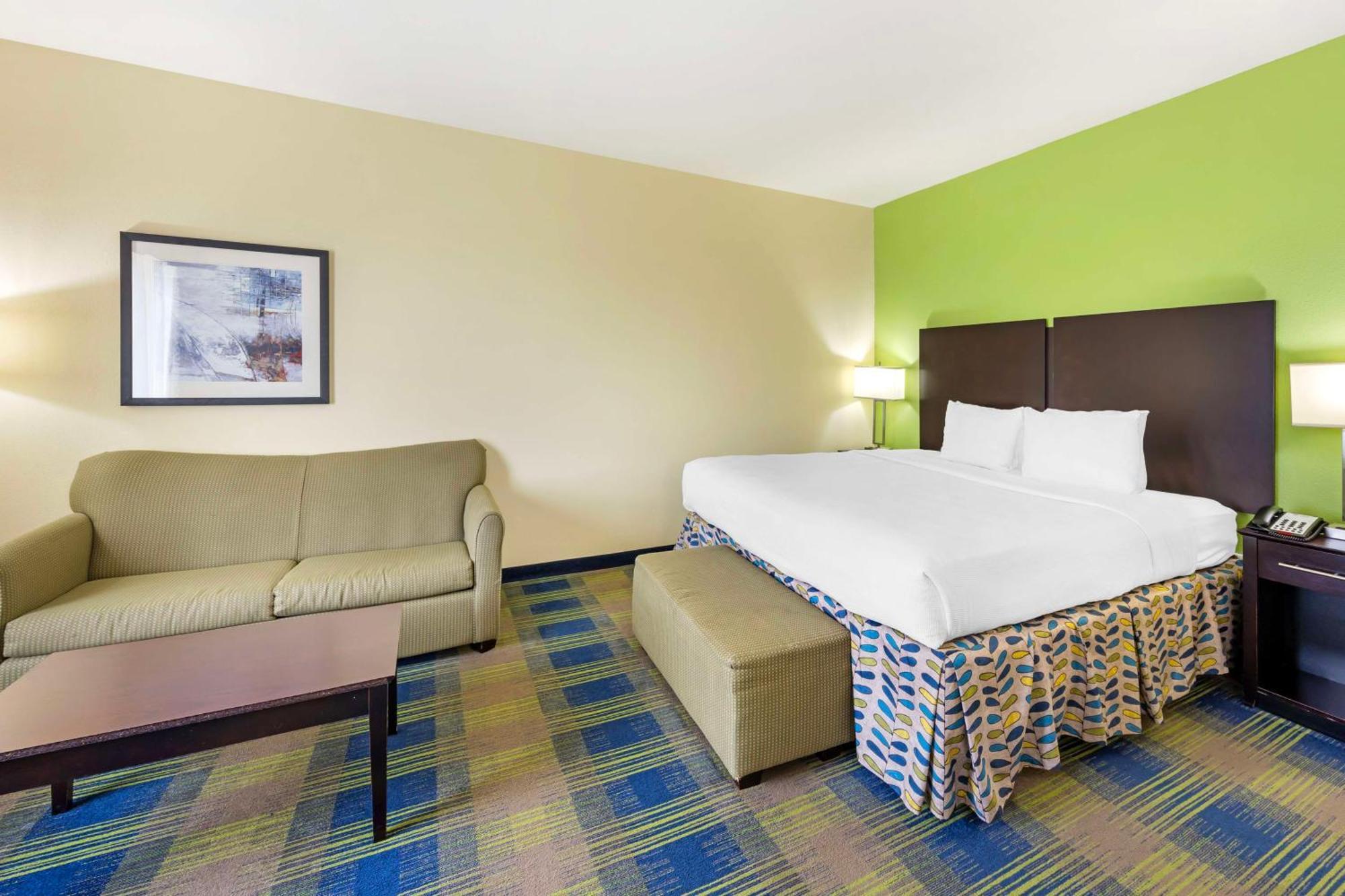 Best Western Plus Pratt Exterior photo